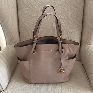 Michael Kors Ciara Three compartment zip tote